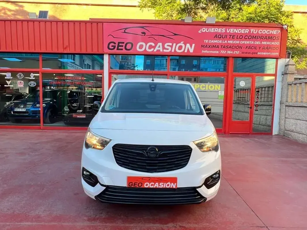 Usado Opel Combo Life Edition 102 CV (75 kW) 2021 Blanco Monovolumen