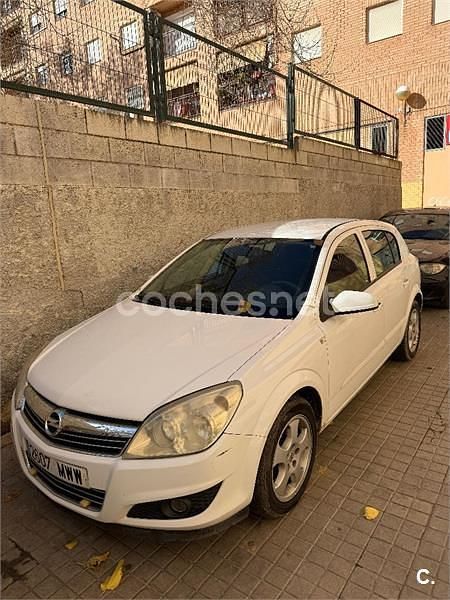 Usado Opel Astra Cosmo 100 CV (73 kW) 2008 Blanco Berlina