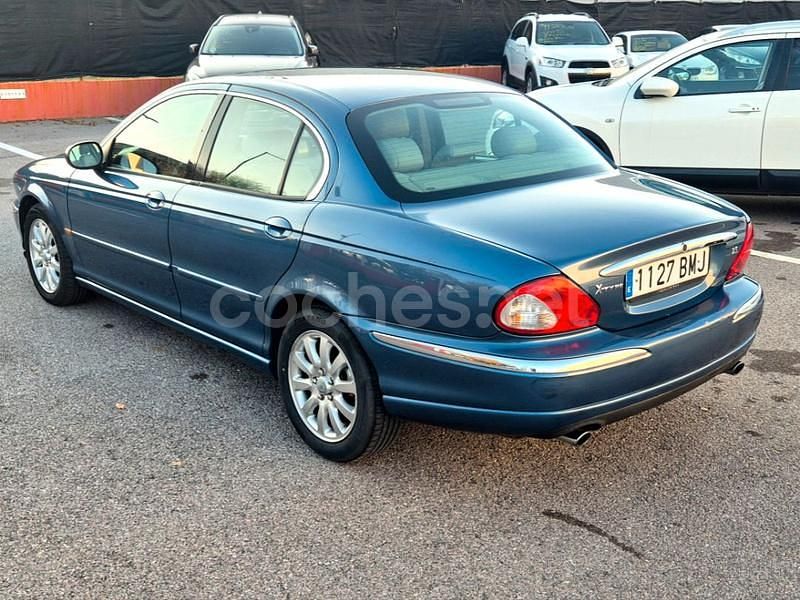 Usado Jaguar X-type 196 CV (144 kW) 2001 Azul Berlina