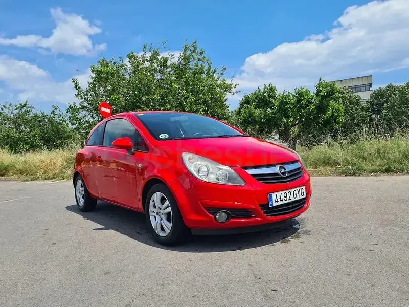 Usado Opel Corsa Selective 95 CV (69 kW) 2011 Rojo Utilitario
