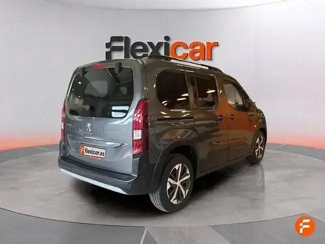 Usado Peugeot Rifter Allure 100 CV (73 kW) 2023 Gris Monovolumen