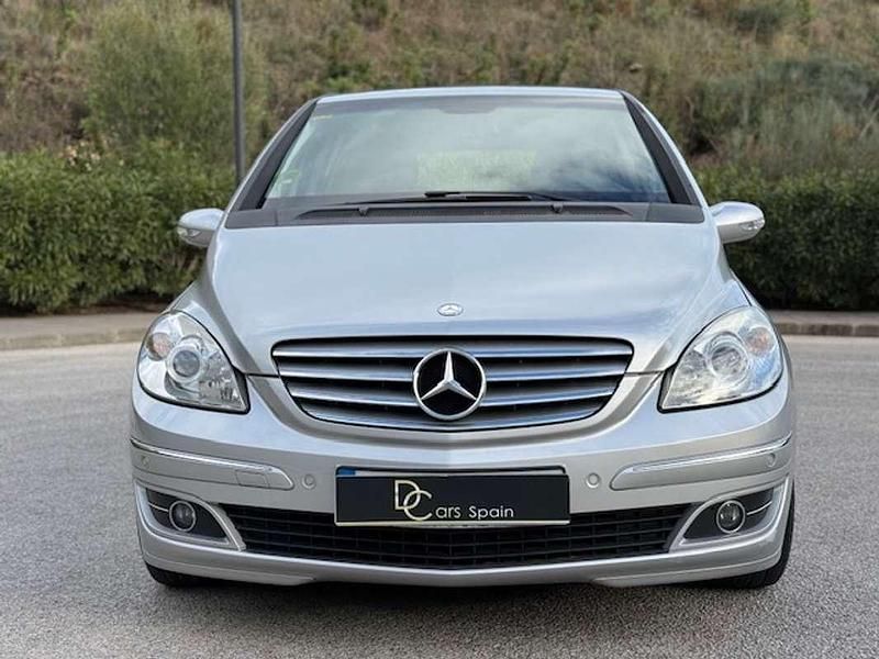 Usado Mercedes B170 116 CV (85 kW) 2008 Plateado Monovolumen