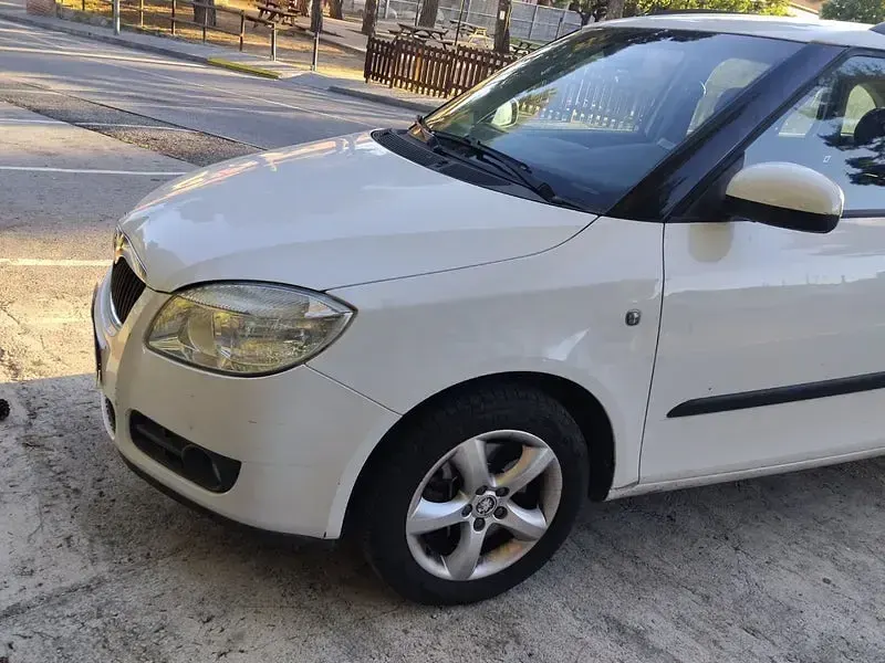 Usado Skoda Fabia Sport 105 CV (77 kW) 2009 Blanco Familiar