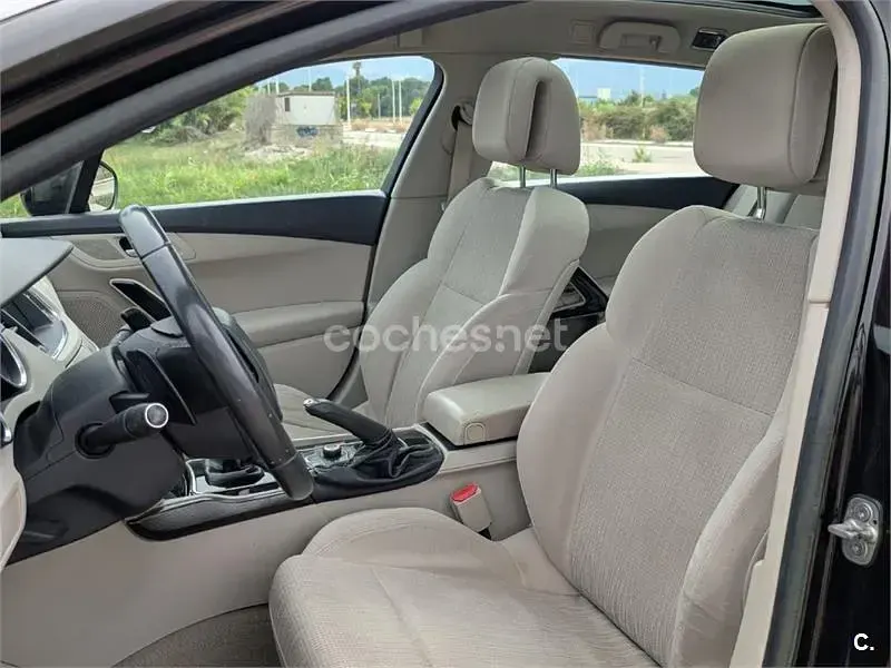 Usado Peugeot 508 SW Business-Line 115 CV (84 kW) 2013 Negro Familiar