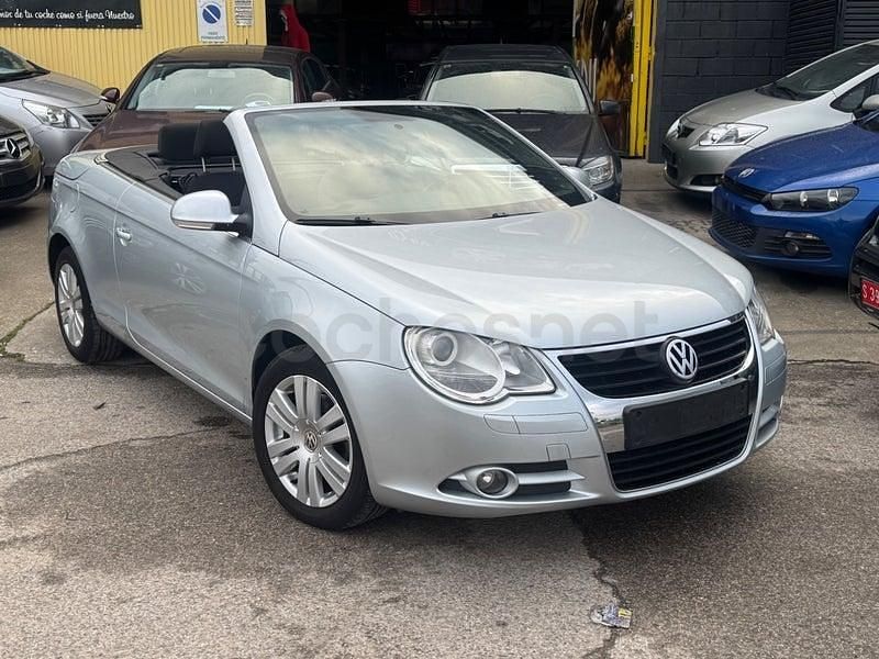 Usado VW Eos 122 CV (89 kW) 2008 Gris / plata Descapotable