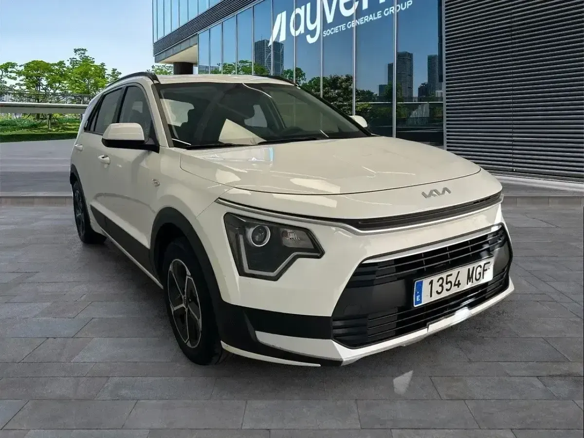 Usado Kia Niro 141 CV (103 kW) 2023 Blanco SUV