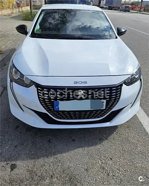 Usado Peugeot 208 Style 75 CV (55 kW) 2022 Blanco Utilitario