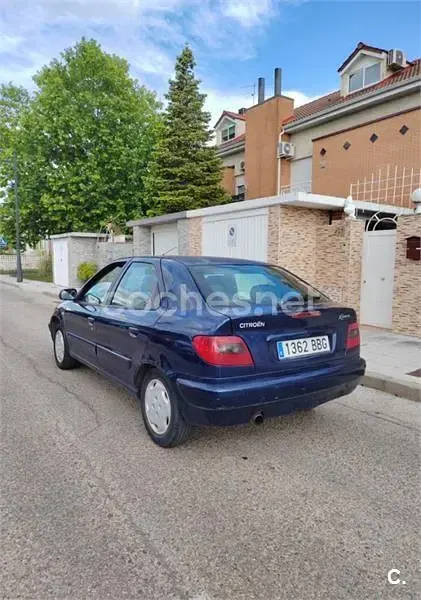 Usado Citroën Xsara 90 CV (66 kW) 2000 Azul Berlina