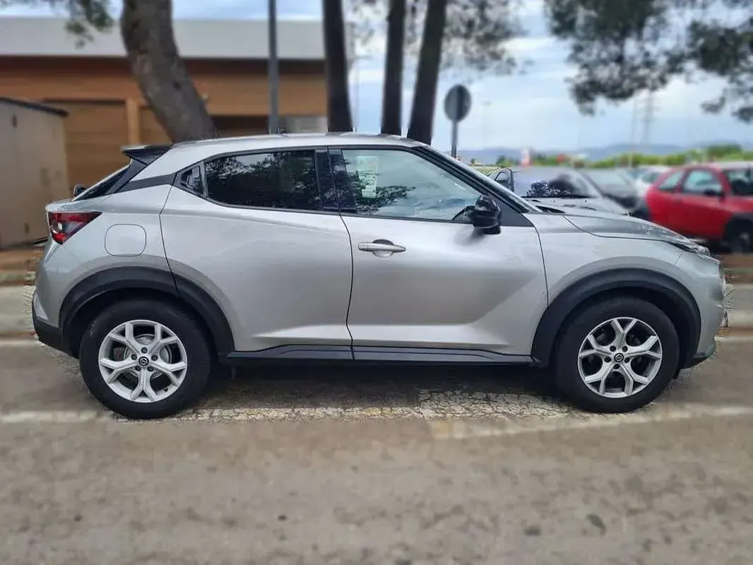 Usado Nissan Juke Acenta 114 CV (83 kW) 2022 Gris SUV