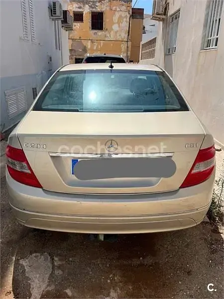 Usado Mercedes C200 Elegance 136 CV (100 kW) 2010 Beige Berlina