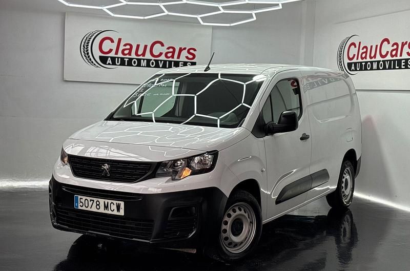 Usado Peugeot Partner S 100 CV (73 kW) 2023 Blanco Monovolumen