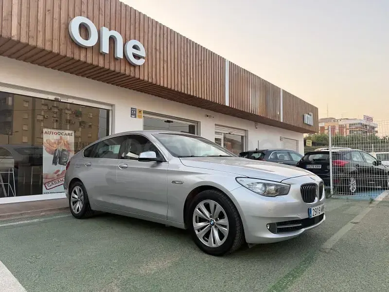Usado BMW 535 Comfort Edition 300 CV (220 kW) 2010 Gris / plata Berlina