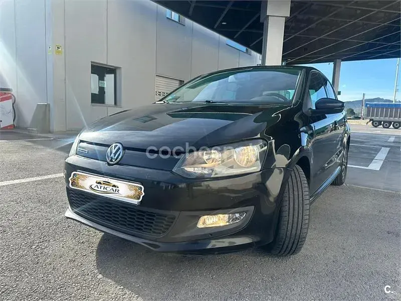Usado VW Polo 75 CV (55 kW) 2015 Negro Berlina