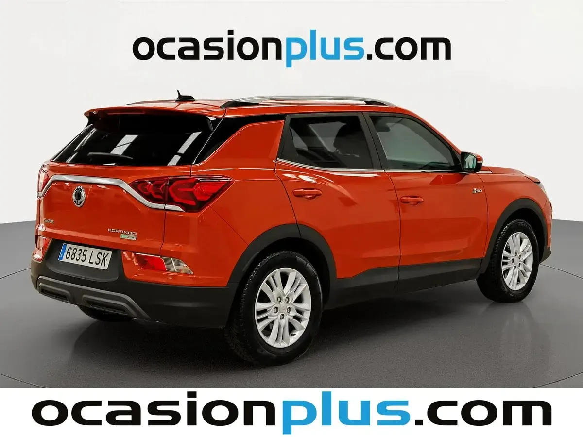 Usado SsangYong Korando 149 CV (109 kW) 2021 Naranja SUV