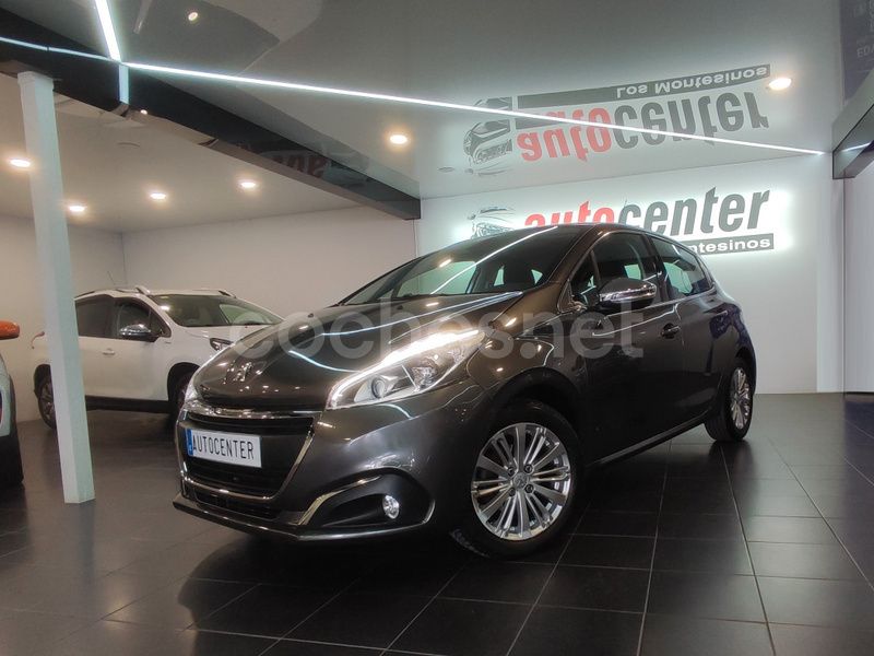 Gris / plata Usado 2018 Peugeot 208 Allure Utilitario | 12.880 € (Caro) - Imagen 1/4