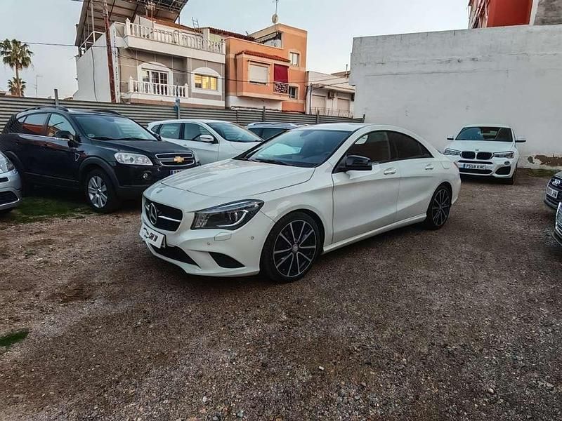 Usado Mercedes CLA220 AMG line 170 CV (125 kW) 2014 Blanco Berlina