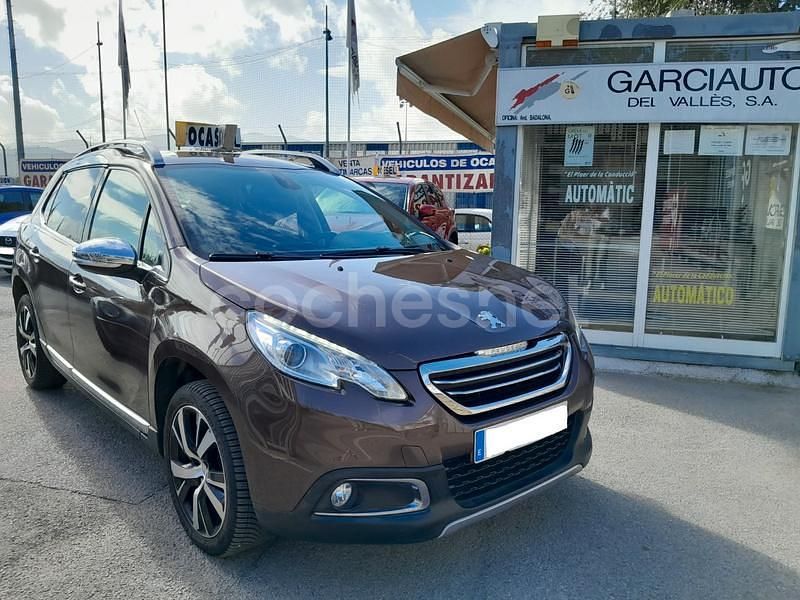 Usado Peugeot 2008 Allure 115 CV (84 kW) 2014 Marrón SUV