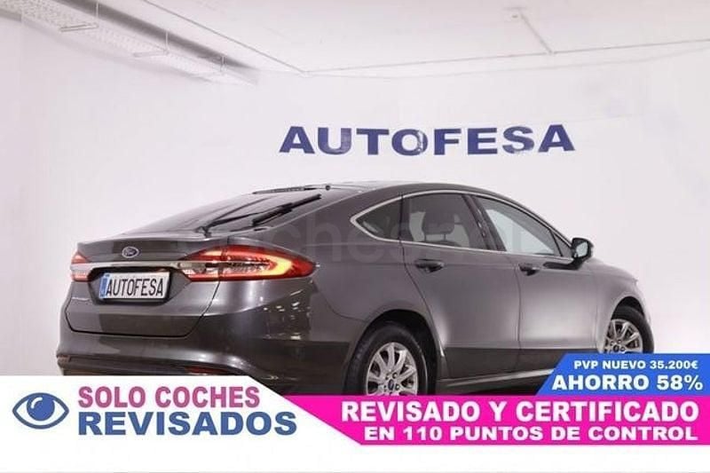 Usado Ford Mondeo Trend 120 CV (88 kW) 2019 Gris / plata Berlina