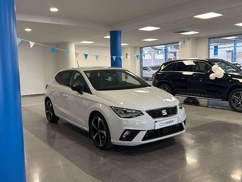 Usado Seat Ibiza FR 116 CV (85 kW) 2021 Blanco Utilitario