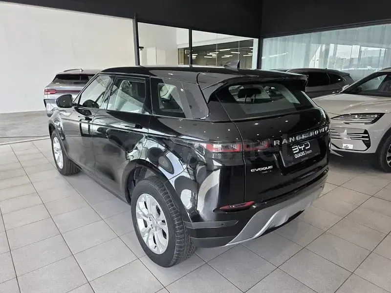 Usado Land Rover Range Rover evoque R-Dynamic 150 CV (110 kW) 2020 Negro SUV