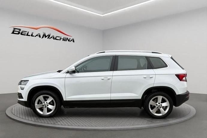 Usado Skoda Karoq Ambition 150 CV (110 kW) 2022 Blanco SUV