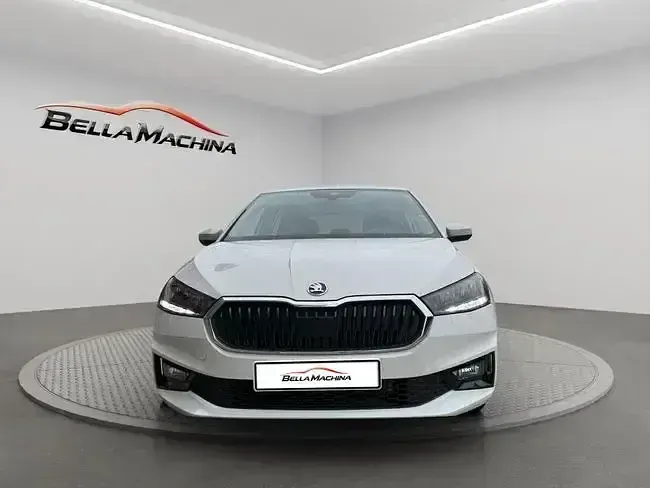 Usado Skoda Fabia Essence 80 CV (58 kW) 2025 Blanco Utilitario