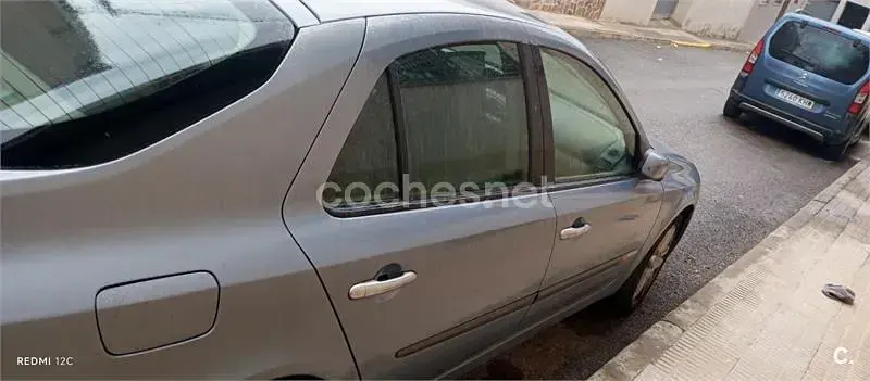 Usado Renault Laguna II Privilege 150 CV (110 kW) 2004 Azul Berlina