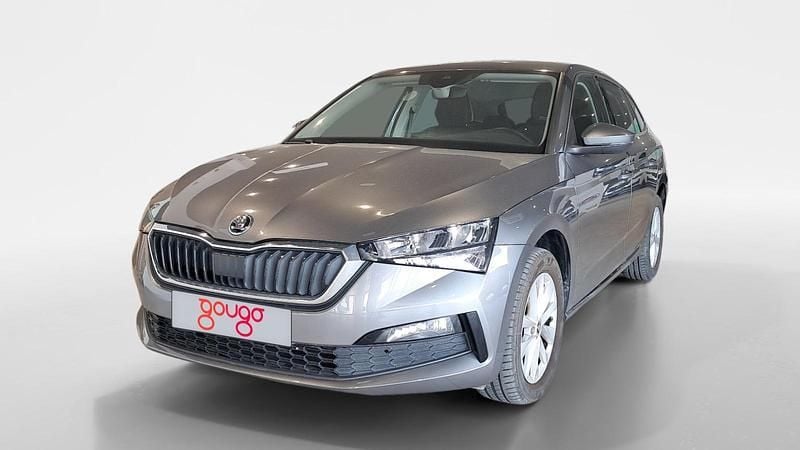 Usado Skoda Scala Ambition 95 CV (69 kW) 2024 Gris / plata Utilitario