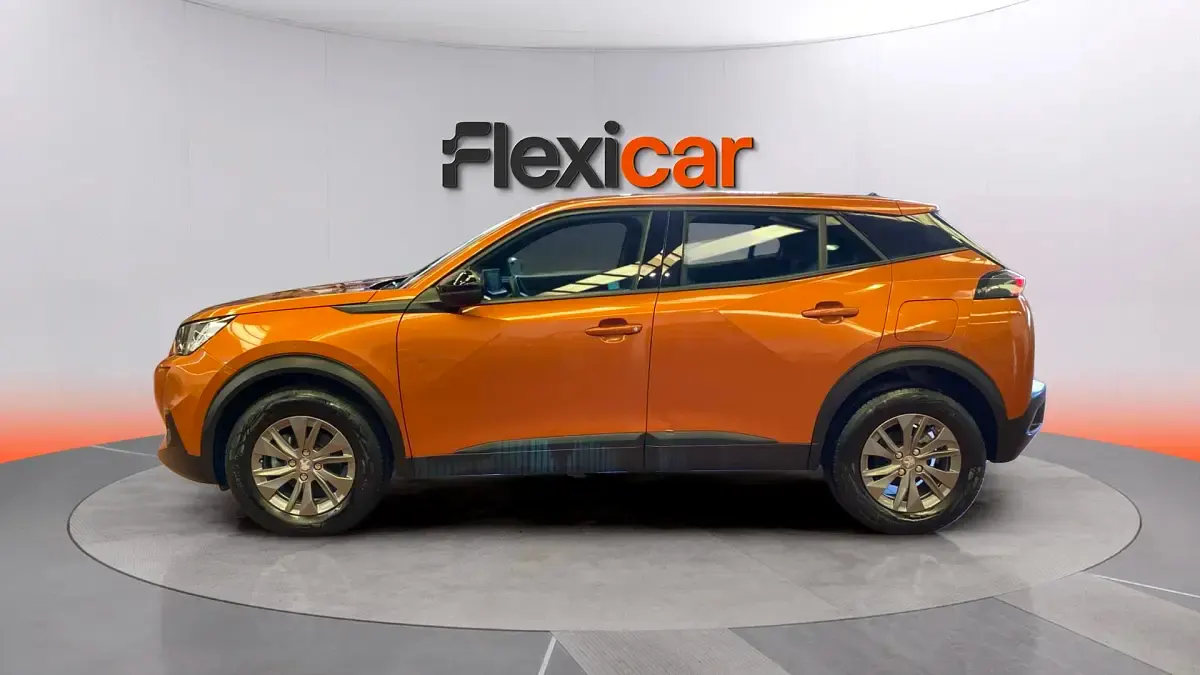 Usado Peugeot 2008 Active 131 CV (96 kW) 2023 Naranja SUV
