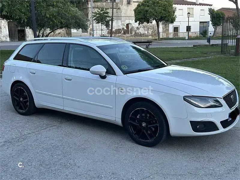 Usado Seat Exeo Style 143 CV (105 kW) 2010 Blanco Familiar