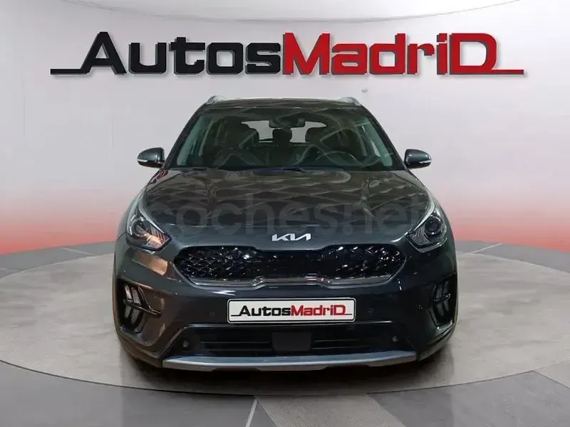 Usado Kia Niro 141 CV (103 kW) 2021 Gris / plata SUV