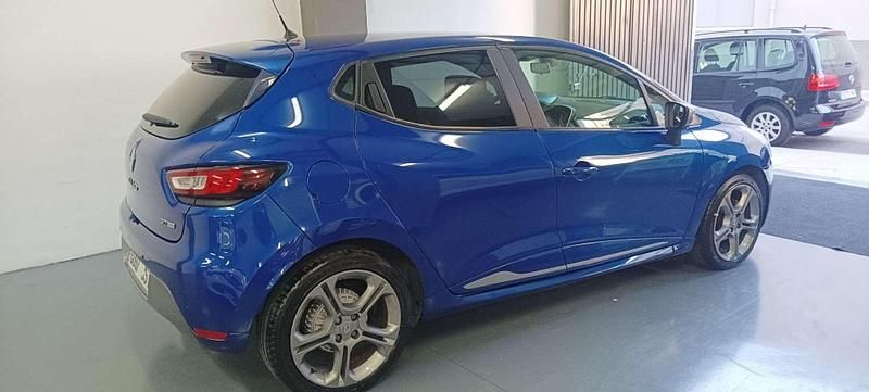 Usado Renault Clio GrandTour Zen 118 CV (86 kW) 2016 Azul Familiar