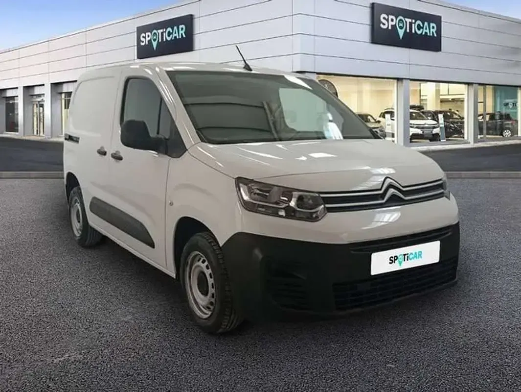 Usado Citroën Berlingo 102 CV (75 kW) 2022 Blanco Monovolumen