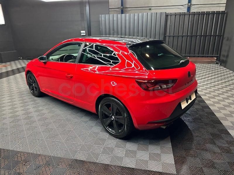 Usado Seat Leon FR 122 CV (89 kW) 2013 Rojo Berlina