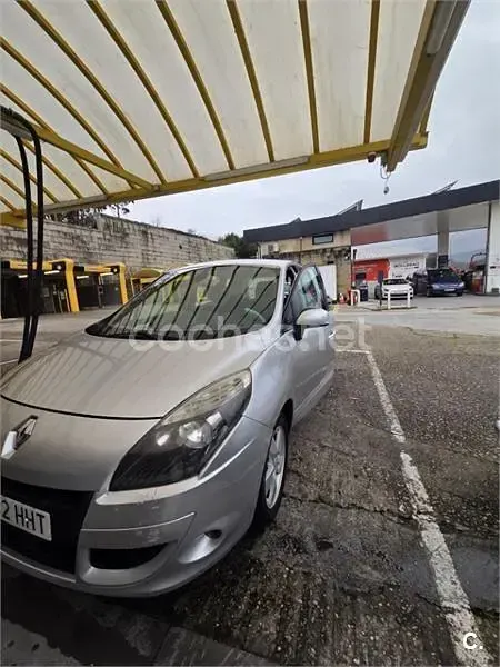 Usado Renault Scénic III Bose Edition 160 CV (117 kW) 2012 Gris / plata Monovolumen