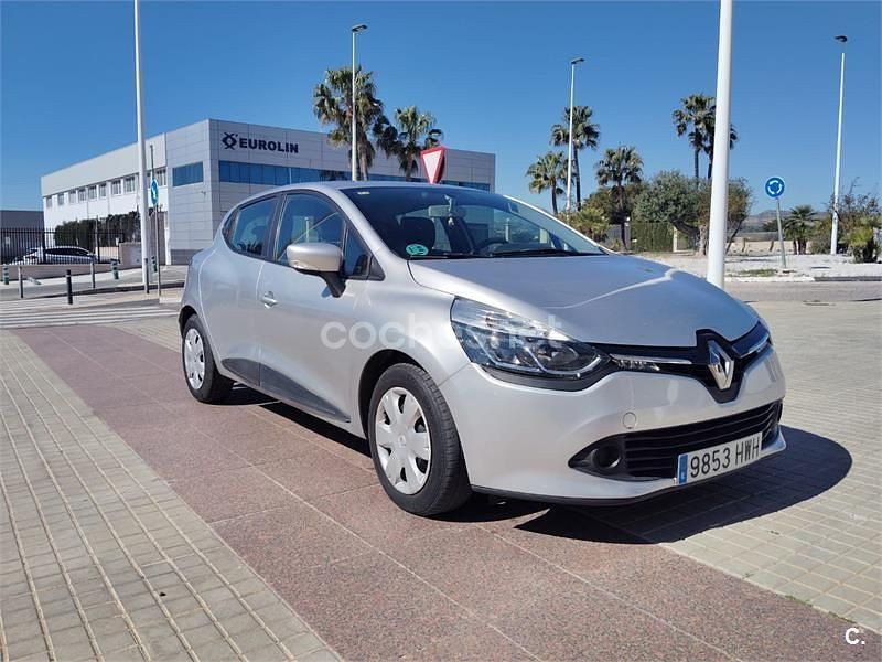 Usado Renault Clio IV Expression 90 CV (66 kW) 2014 Gris / plata Berlina