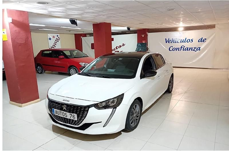 Blanco Usado 2022 Peugeot 208 Active Utilitario | 15.900 € (Caro) - Imagen 1/4