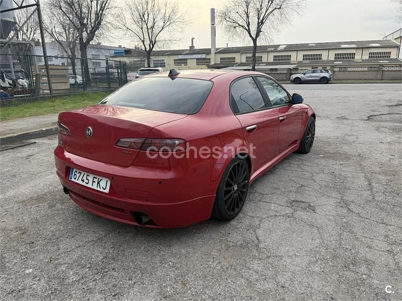 Usado Alfa Romeo 159 185 CV (136 kW) 2007 Rojo Berlina
