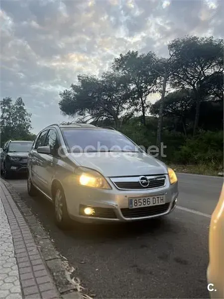 Usado Opel Zafira Cosmo 150 CV (110 kW) 2005 Gris / plata Monovolumen