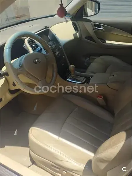 Usado Infiniti QX50 Premium 238 CV (175 kW) 2014 Granate SUV