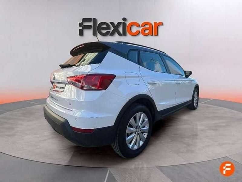 Usado Seat Arona Style 110 CV (80 kW) 2021 Blanco SUV
