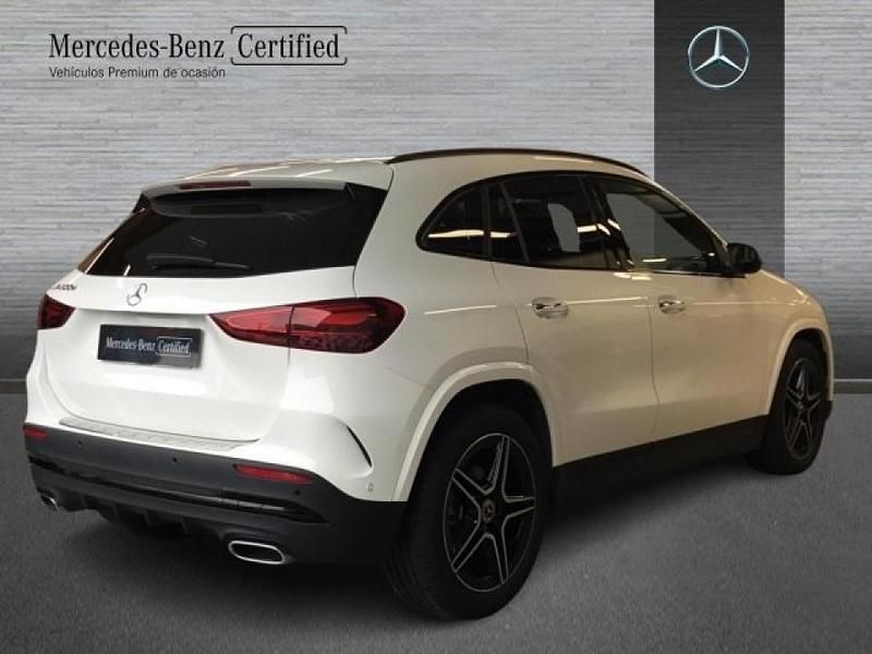 Usado Mercedes GLA200 AMG line 150 CV (110 kW) 2024 Blanco SUV