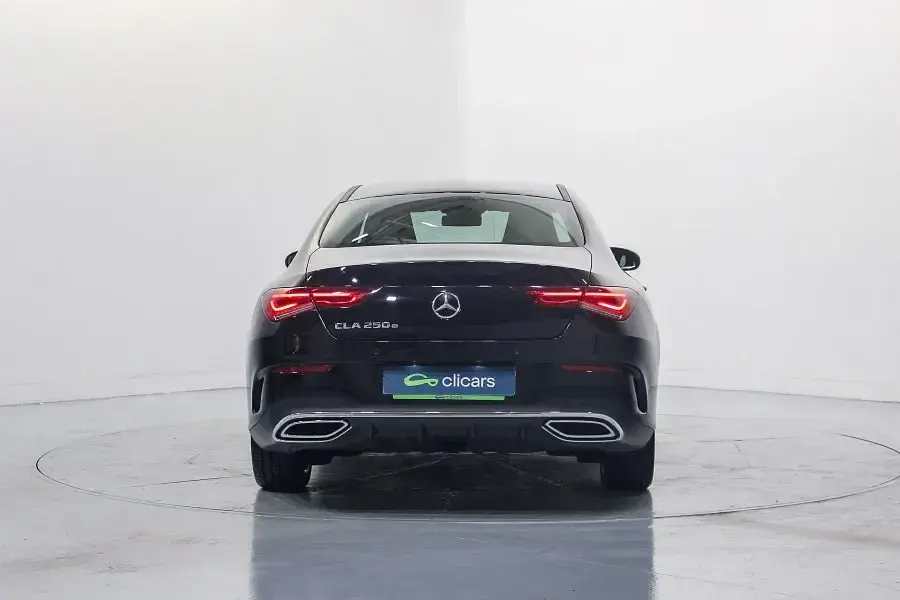 Usado Mercedes CLA250e 218 CV (160 kW) 2023 Negro Berlina