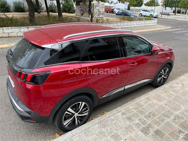 Usado Peugeot 3008 Allure 130 CV (95 kW) 2019 Granate SUV