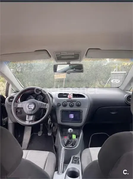 Usado Seat Leon Sport 105 CV (77 kW) 2006 Gris / plata Utilitario