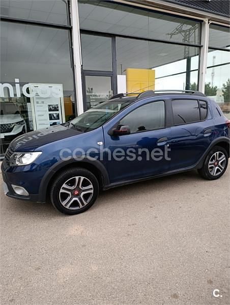 Usado Dacia Sandero Comfort 95 CV (69 kW) 2019 Azul Berlina