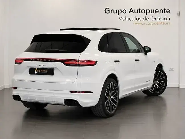 Usado Porsche Cayenne E-Hybrid 462 CV (339 kW) 2022 Blanco SUV
