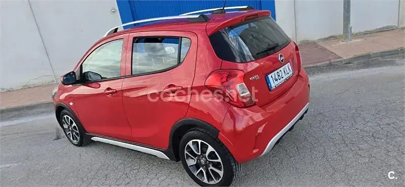 Usado Opel Karl Rocks 73 CV (53 kW) 2018 Rojo Utilitario