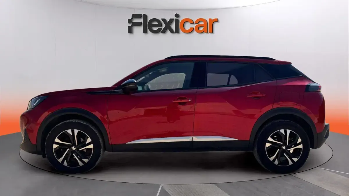 Usado Peugeot 2008 Allure 131 CV (96 kW) 2023 Rojo SUV