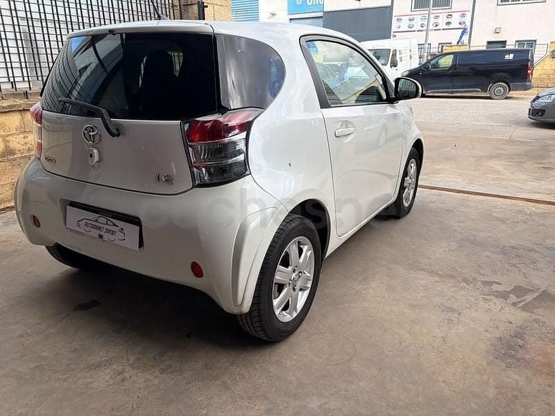 Usado Toyota iQ 68 CV (50 kW) 2009 Blanco Utilitario